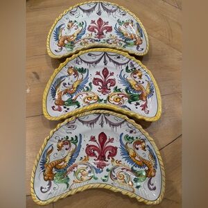 Vintage Hand Painted Italy Raffaellesco Fleur De Los Dragon Crescent Plates (3)